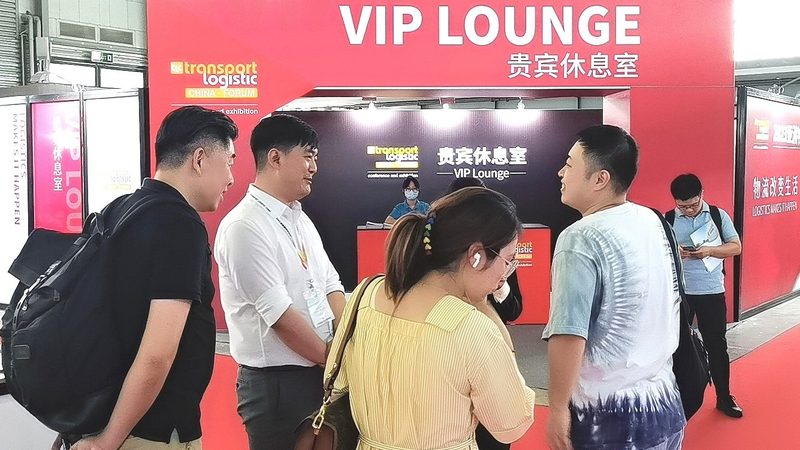 高级餐厅菜单设计：材质选择与视觉呈现的艺术