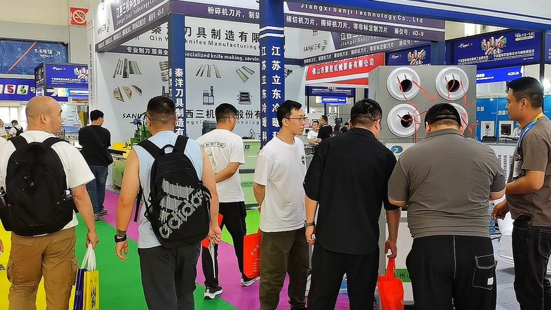 画册设计加盟：揭秘品牌加盟背后的设计与市场逻辑